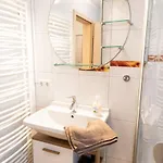 Andreas Apartman *